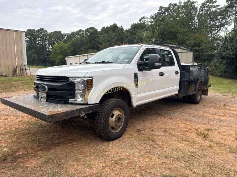 2019 Ford F-350 Super Duty 4x4 with Custom Fitted Front and Rear Platform Bumpers and Service Bed
