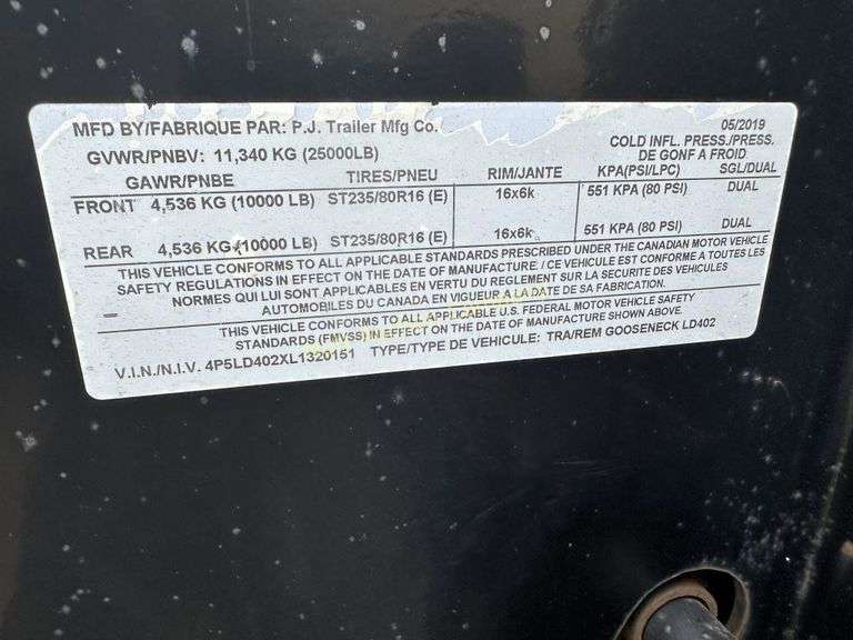 2019 PJ LD402 40ft Gooseneck Trailer with slide-in ramps, WITH TITLE
