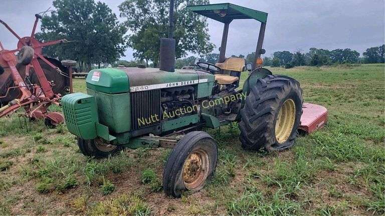 John Deere 2440 Tractor, Diesel Engine, SR# 25436