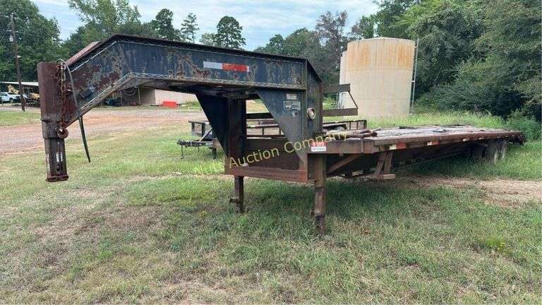 Tex-Mex Flatbed Trailer, Gooseneck Hitch, Wood Deck with Ramps