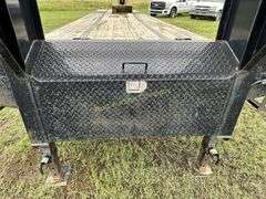 2019 PJ LD402 40ft Gooseneck Trailer with slide-in ramps, WITH TITLE