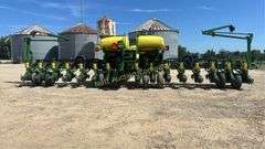 John Deere 1770NT Planter - Series *1 A01770P ABM7