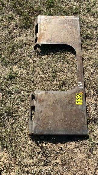 Quick attach weld plate with Cut Out