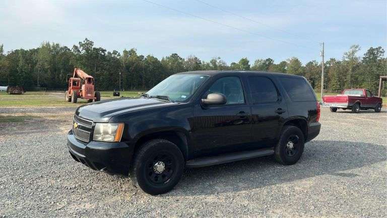 2013 Chevrolet Tahoe-WITH TITLE Vin 1GNLC2E05DR200809 Miles showing 242,042..00 Engine V8, 5.3 Vortex 4 Door,