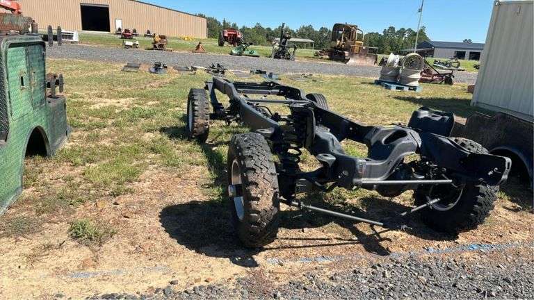 Full Size Bronco undercarriage Lock out Hubs, Sandblaster & Painted