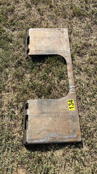 Quick attach weld plate with Cut Out