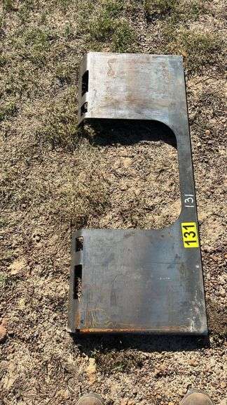 Quick attach weld plate with Cut Out