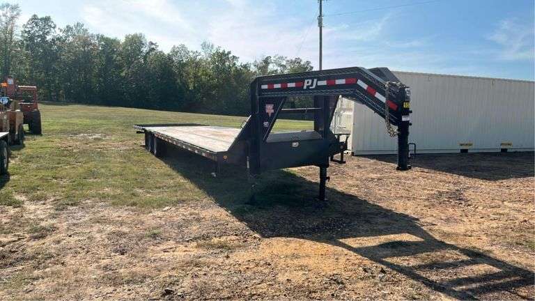 2020 PJ 36' Dove Tail Trailer Pro Series 12,000lb, With Electric/Hydraulic Tail Lift, Type: TRA/REM GNLY362, VIN#4P5LY3629L1331132