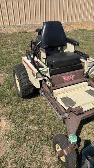218 Grasshopper ZT Mower-Gas NO DECK MOWER WEAK MOTOR, Hours showing 2,092.6, SN: 5517127, Box of Deck Spindles & Idler