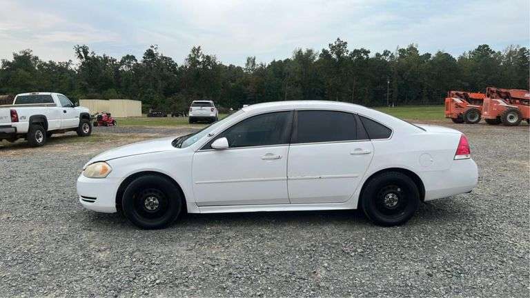 2010 Chevrolet Impala WITH TITLE Vin 2G1WD5EM8A1225711 Miles showing 154,548 Engine V6, 3.9 4 Door, Automatic