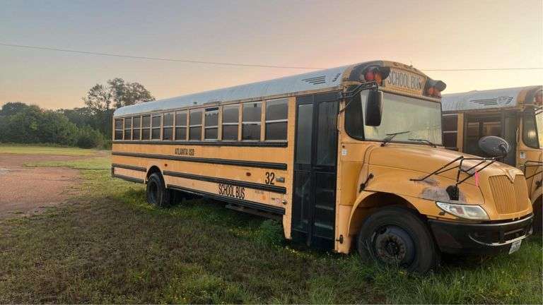 2006 School Bus PB10500-WITH TITLE Vin 1DRBUAFN68B539935 71 Passenger, International Motor, Diesel #83539935 SN:539935, NON RUNNING