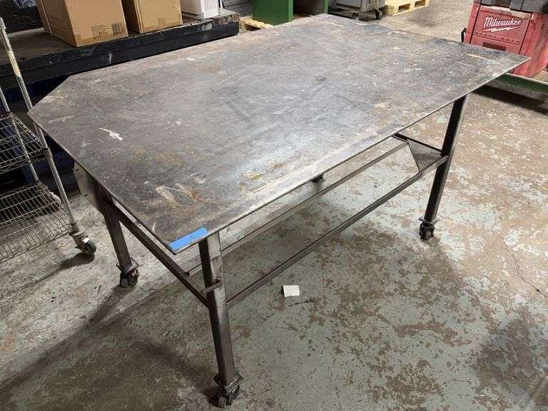 Metal Work Table w (4) Leveling Casters *SEE DESCRIPTION*
