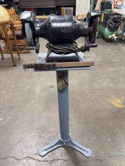 Black & Decker 6” Bench Grinder on Central Machinery Bench Grinder Stand