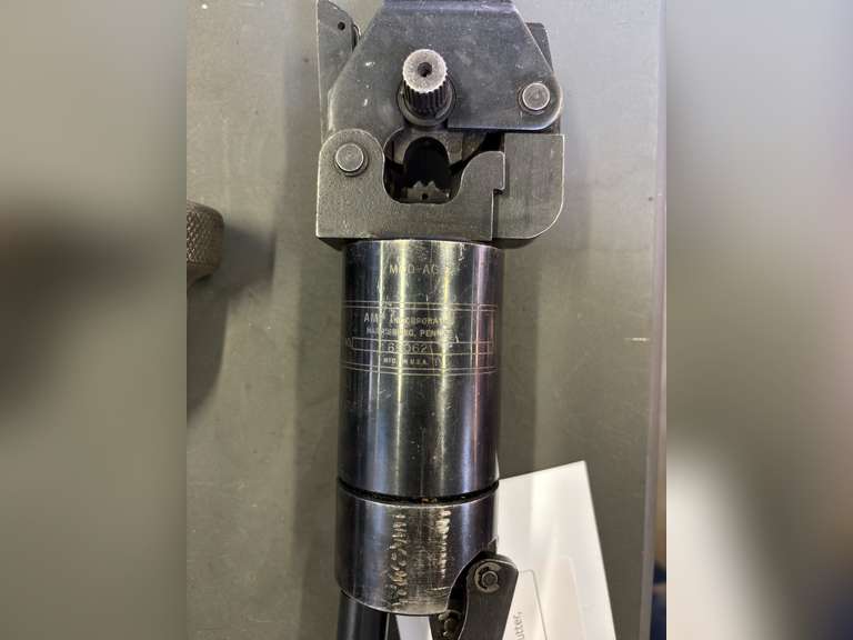 Self Contained Hydraulic Cable Cutter, Crimper