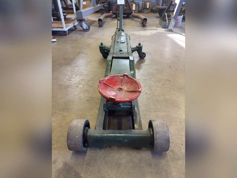 Weaver Manual Floor Jack (Assumed 4-Ton)