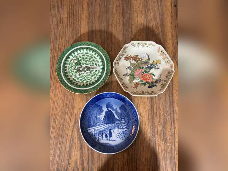 (3) Assorted Decorative Plates