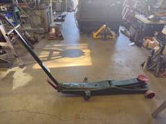 Weaver Manual Floor Jack (Assumed 4-Ton)