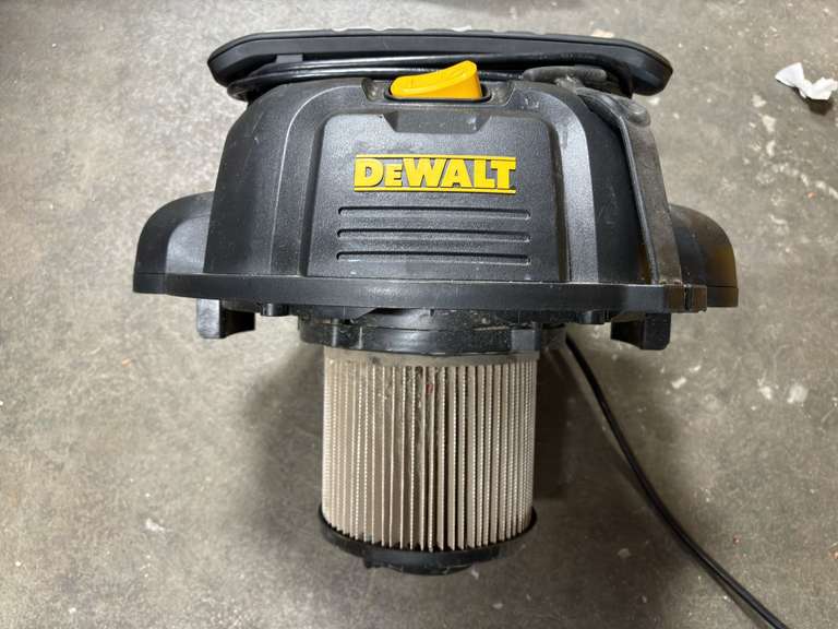 DeWalt 8gal Stainless Steel Wet/Dry Shop Vac