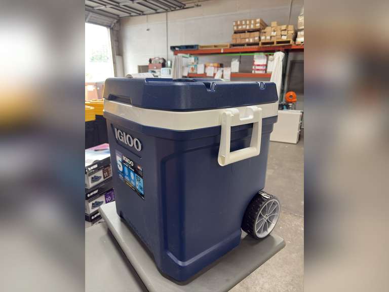 Igloo MAX-Cold Latitude 62qt Roller Cooler