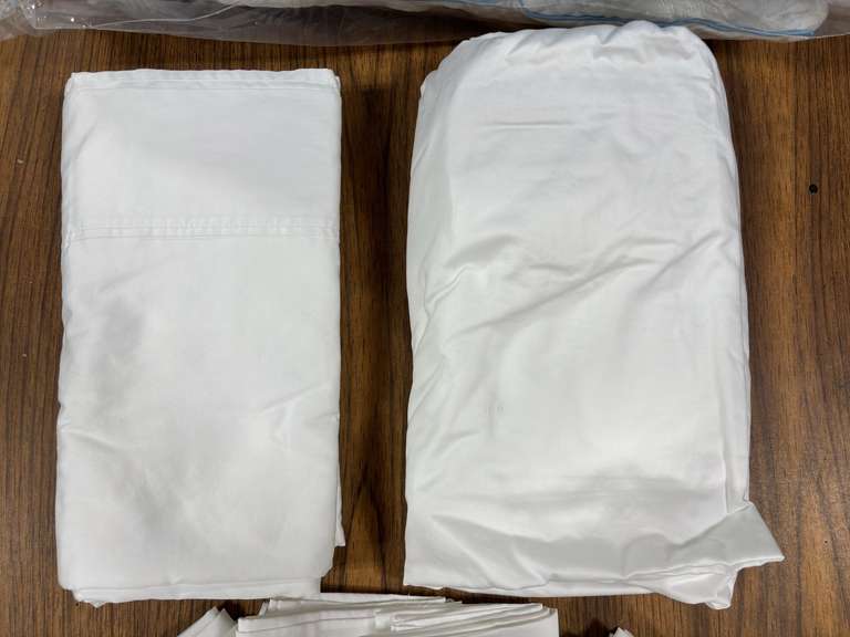 White Sheet Set with Gel Memory Foam 2-Pack Pillows