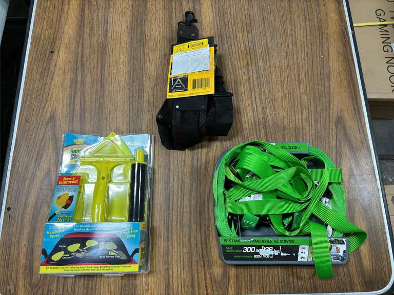 Assorted Home Goods- Stanley Water Bottle/ Gardening Gloves/ Free Country Zip Up