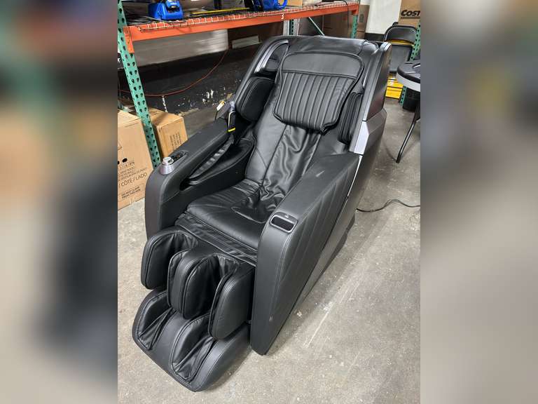 Insignia 3D Zero Gravity Full Body Massage Chair *NIB/Open Box