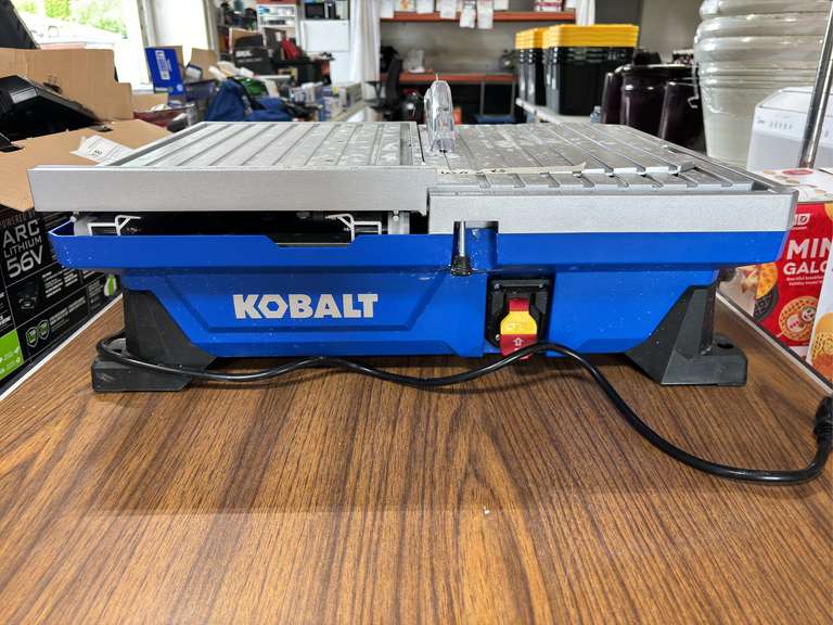 Kobalt 7” 6-Amp Tabletop Tile Saw