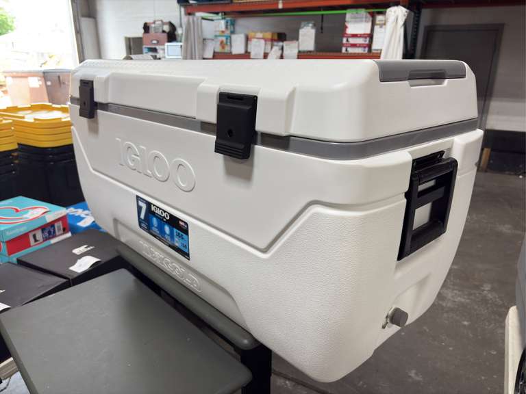 Igloo MAX-Cold 165qt Cooler