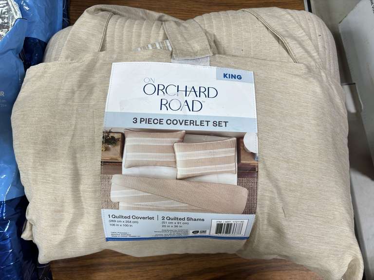 On Orchard Road King Size 3-Pc Coverlet Set with (2) Memory Foam Pillows