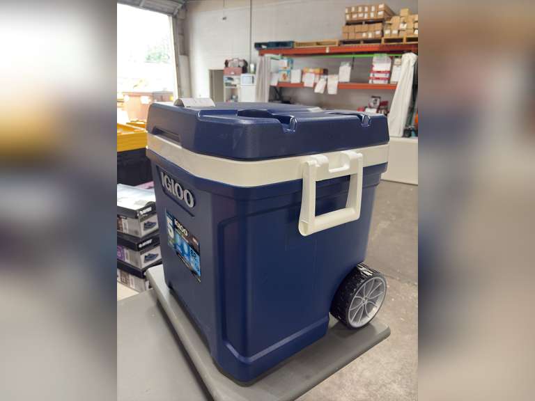 Igloo MAX-Cold Latitude 62qt Roller Cooler