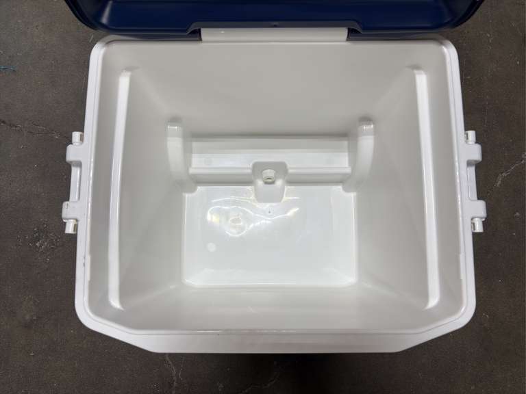 Igloo MAX-Cold Latitude 62qt Roller Cooler