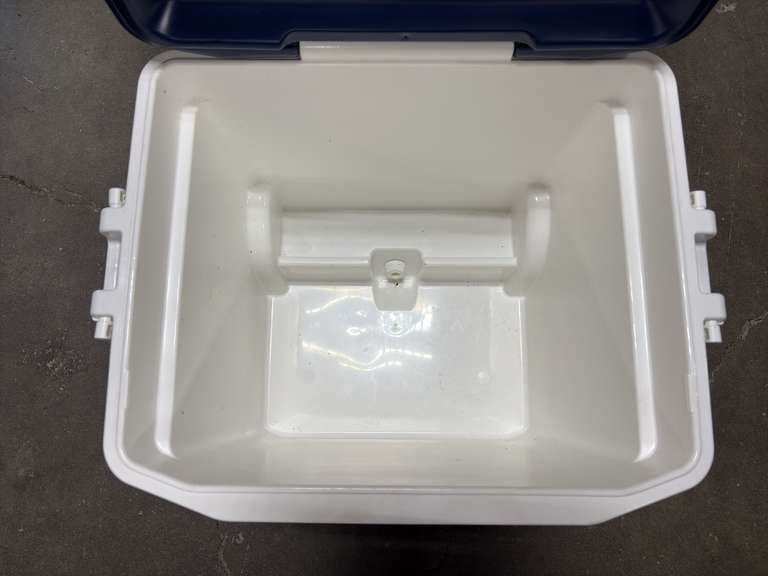 Igloo MAX-Cold Latitude 62qt Roller Cooler