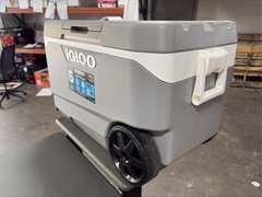 Igloo MAX-Cold Latitude 90qt Roller Cooler