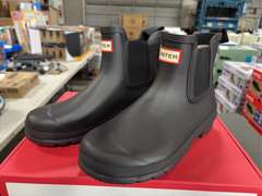 (2) Pairs Hunter Original Insulated Chelsea Boots -Women’s Black Size 8 & 9- *NIB