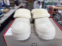(2) Pairs Hunter Insulated Clogs -Women’s White Willow Size 8 & 9- *NIB