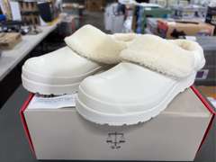 (2) Pairs Hunter Insulated Clogs -Women’s White Willow Size 8 & 9- *NIB
