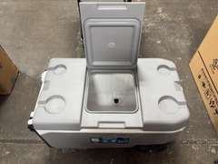 Igloo MAX-Cold Latitude 90qt Roller Cooler