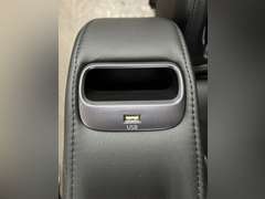 Insignia 3D Zero Gravity Full Body Massage Chair *NIB/Open Box