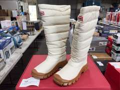 Hunter Intrepid Tall Snowboot -Women’s White Willow Size 8- *NIB