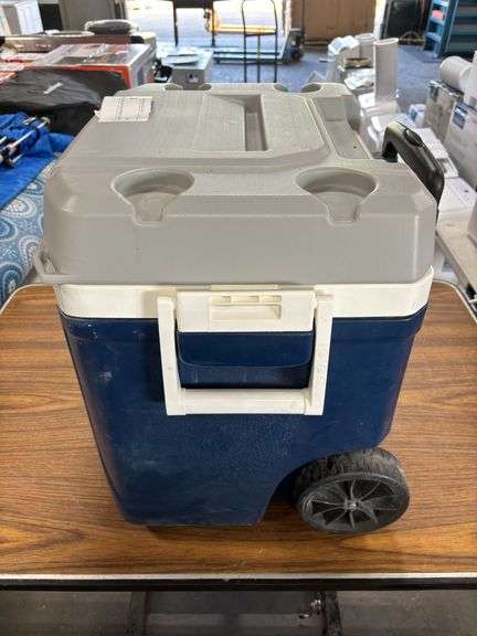 Igloo MaxCold Latitude 62qt Roller Cooler