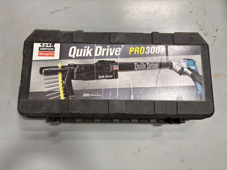 Makita Quick Drive Pro 300's Auto Feed Screw Driving System - 1-1/2" - 3" *Tested/Works