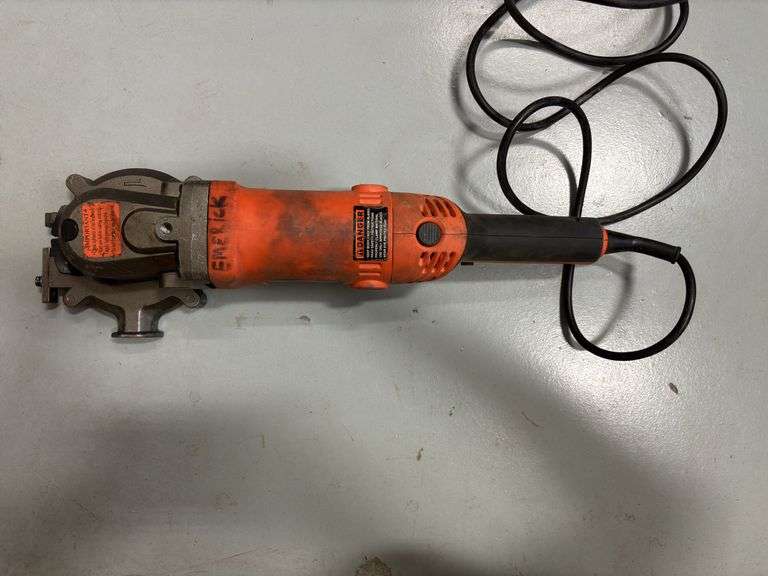 Benner/Newman Cutting Edge Rebar Cutting Saw w/ Extra Blades & Case - Corded *Powers