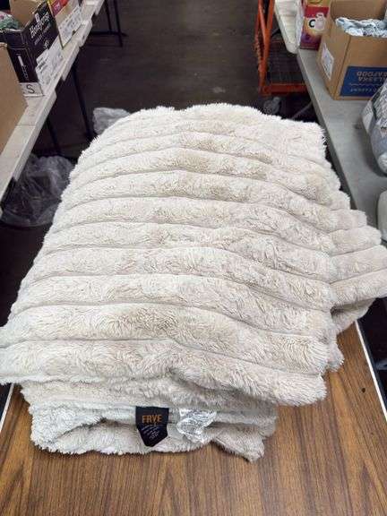 Frye 3pc Queen Comforter Set