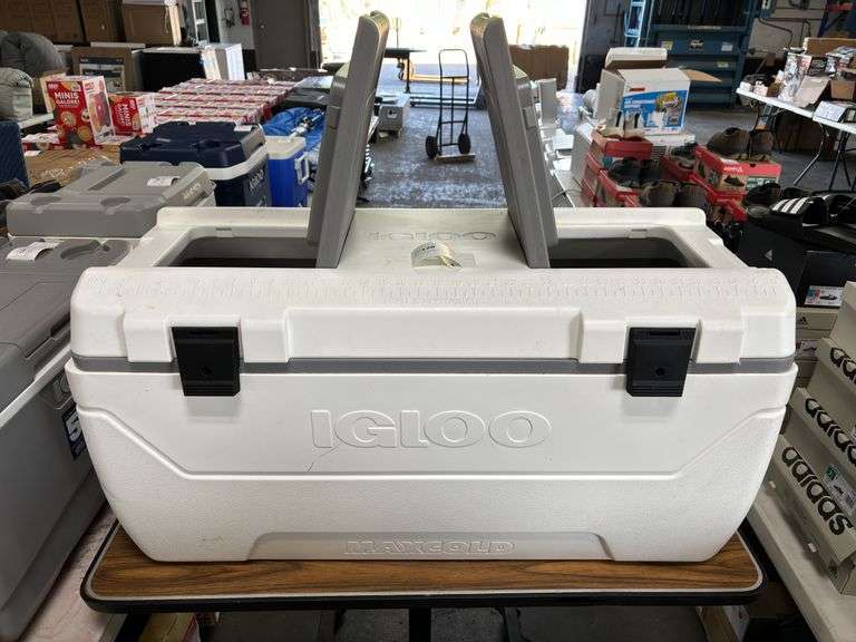 Igloo MaxCold 165qt Cooler