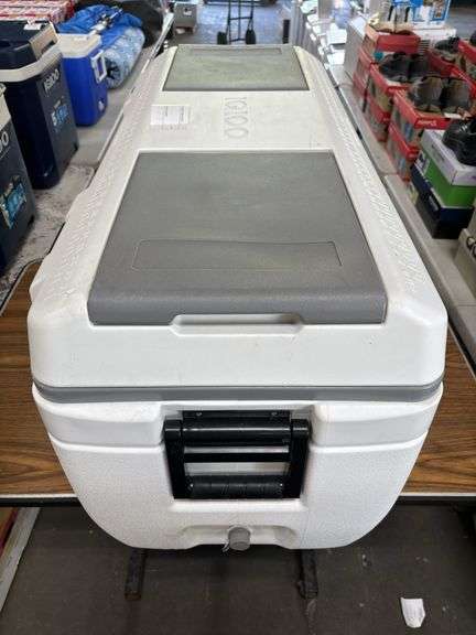 Igloo MaxCold 165qt Cooler