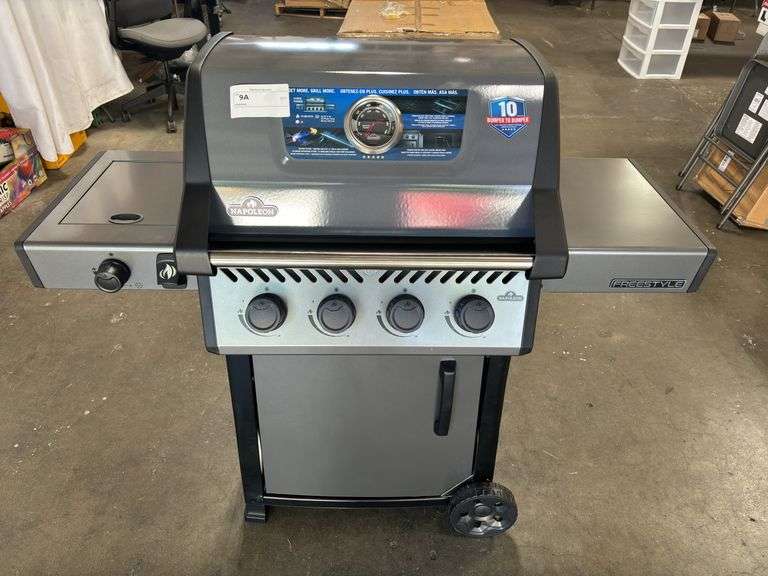 Napoleon 4-Burner Gas Barbecue
