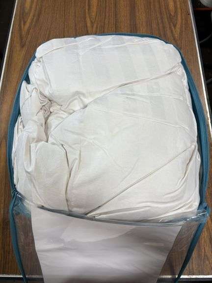 Hotel Grand Queen White Down Comforter