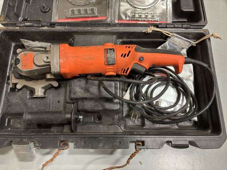 Benner/Newman Cutting Edge Rebar Cutting Saw w/ Extra Blades & Case - Corded *Powers