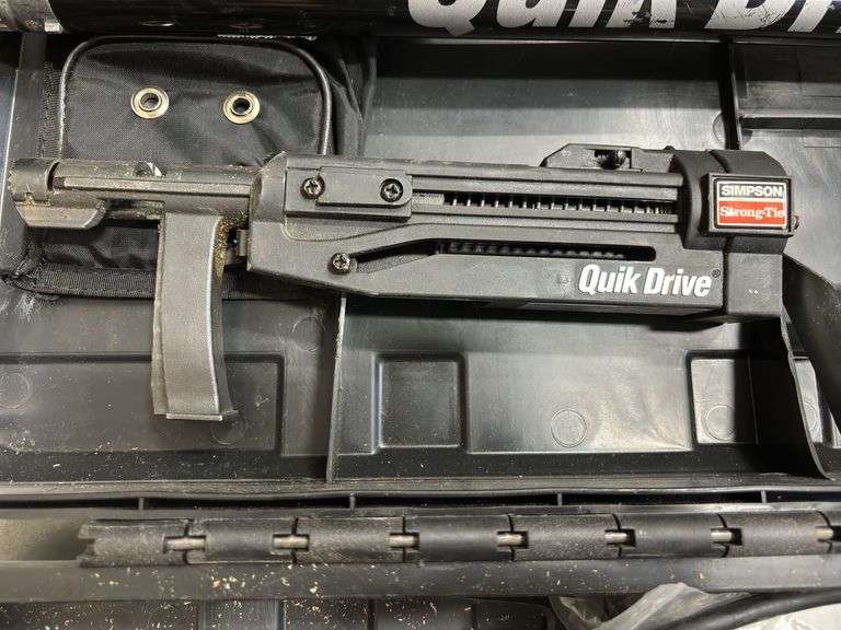 Makita Quik Drive Pro250 Auto-Feed Screw Driving System - 1-1/2" - 2-1/2" *Tested/Works