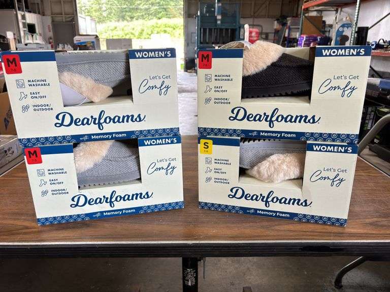 (4) Dearfoam Women’s Memory Foam Faux Fur Slippers (Gray (1) Size S & (3) Size M)